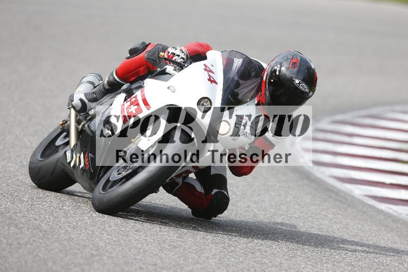 /53 16.09.2025 Track Day Domi Aegerter ADR/Gruppe gruen/44-1